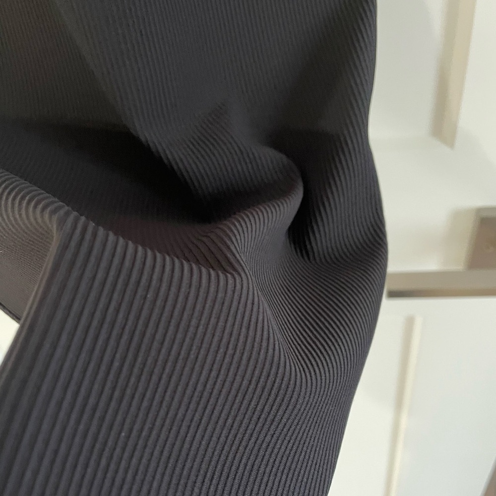 Lululemon Brunch and Back Dress in black, Sz 2 - Picture 16 of 16
